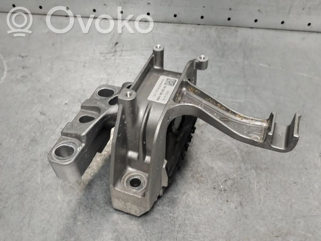 Volkswagen Touran III Engine mount bracket 