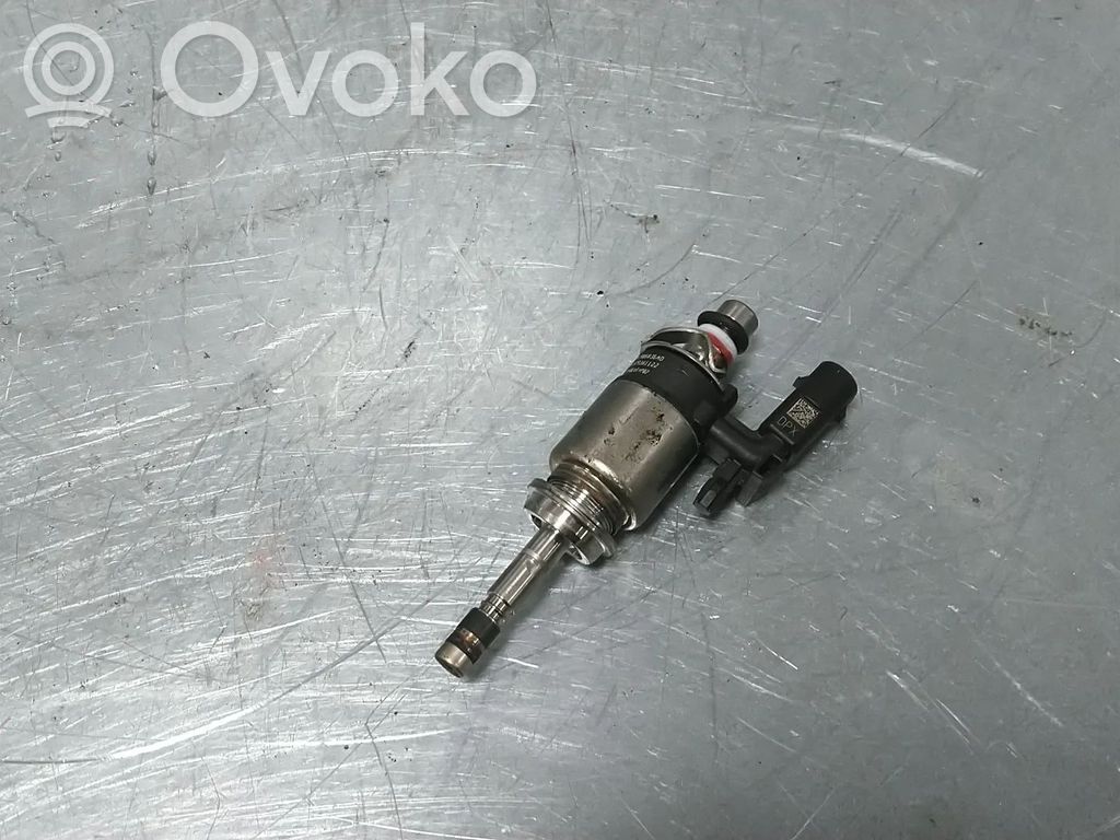 Volkswagen Golf VIII Fuel injector 