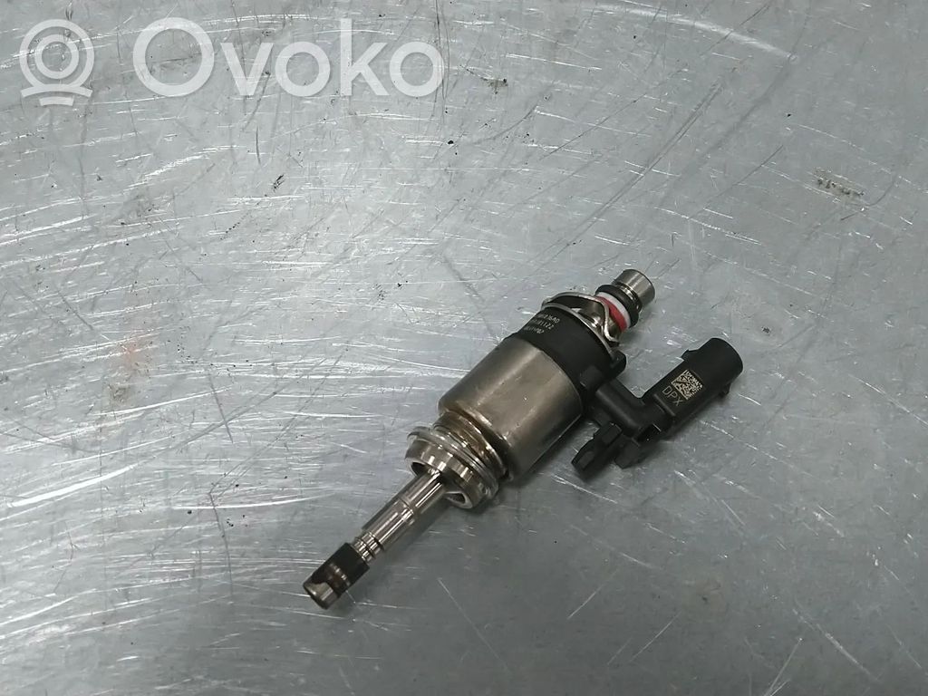 Volkswagen Golf VIII Fuel injector 