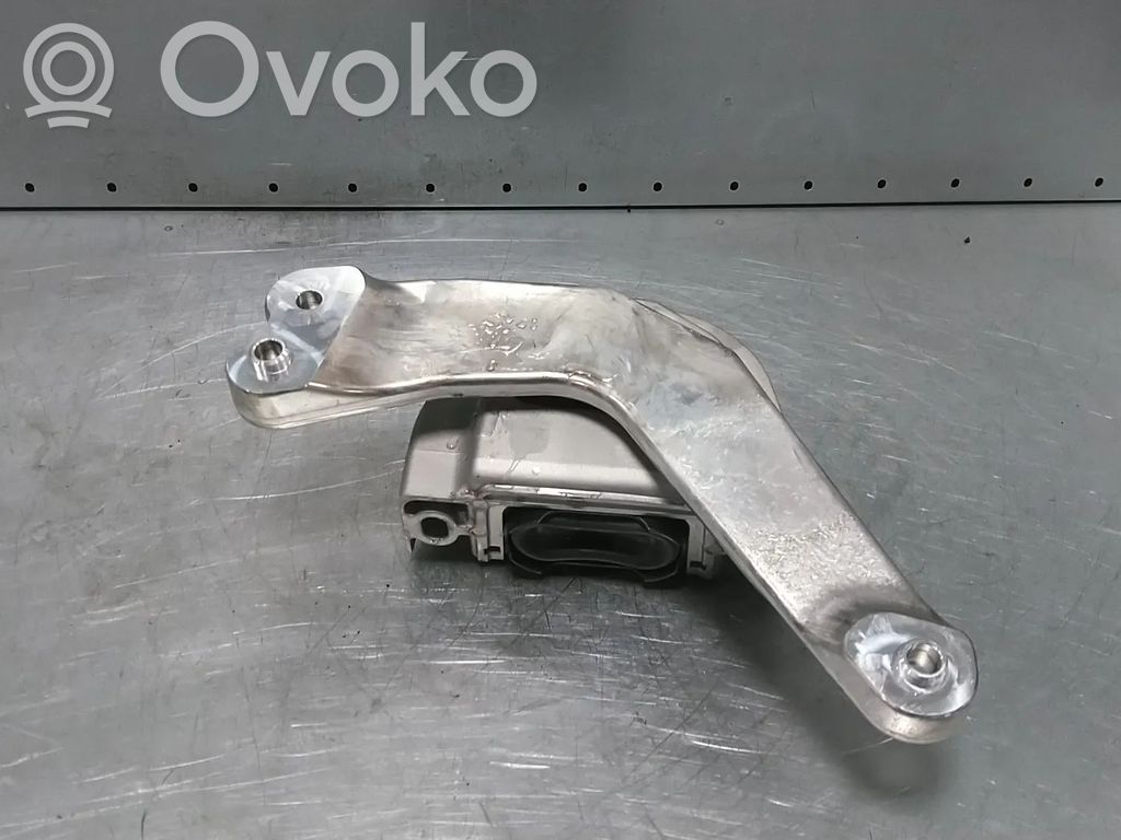 Volkswagen Golf VIII Engine mount bracket 