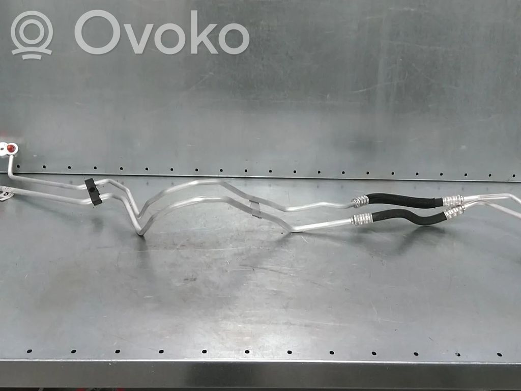 BMW XM Ilmastointilaitteen putki (A/C) 