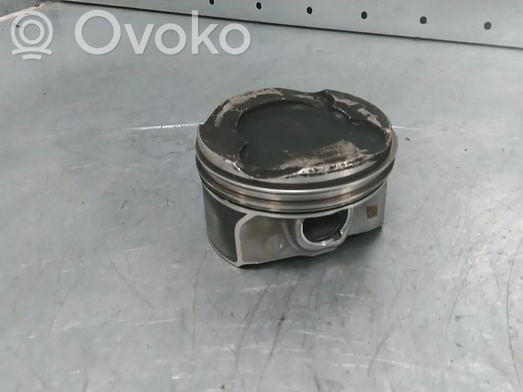 BMW 2 F22 F23 Piston 