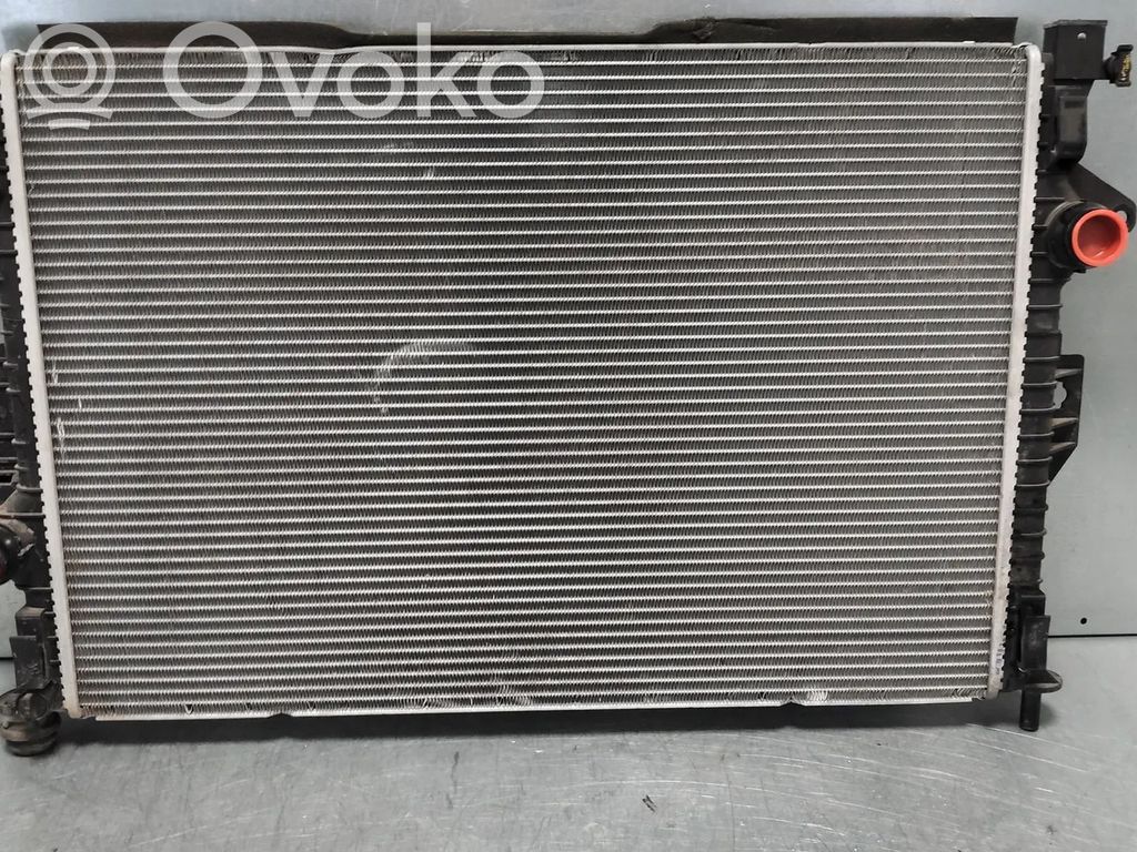 Volvo V40 Jäähdyttimen lauhdutin 
