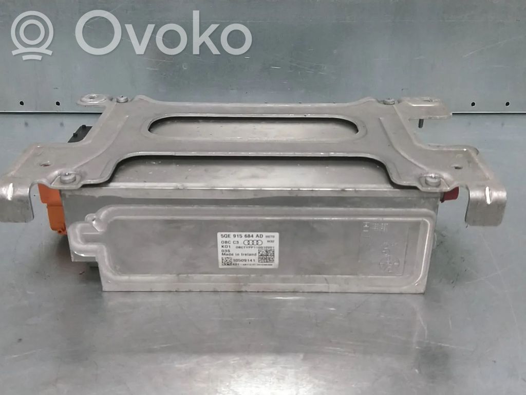 Audi e-tron Battery charger (optional) 