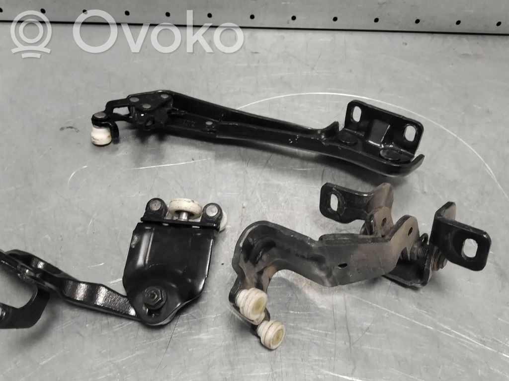 Rear door hinge set   1892579,2548756,2597959,BK21V25001AG,BK21V25001AL,BK21V25029AF,BK21V268K35AK