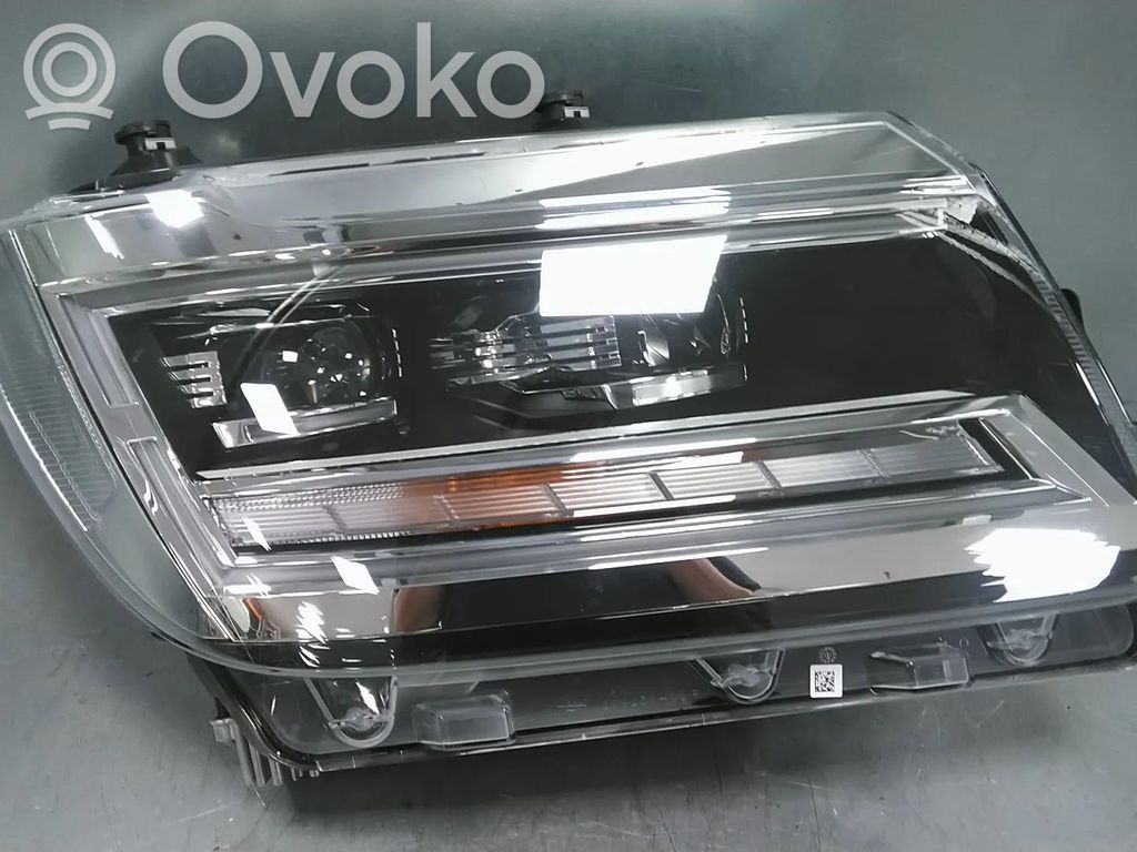 Volkswagen Crafter Lampa przednia 
