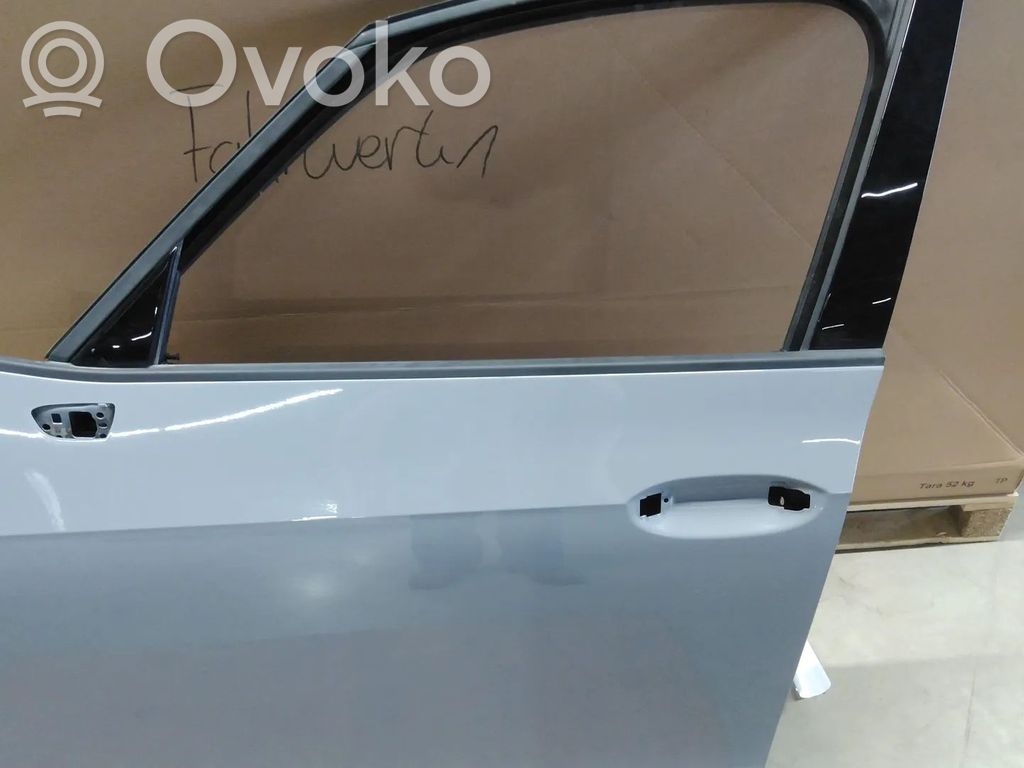 Puerta delantera   10A831055J,10A831055K,10A831055M,10A831055N