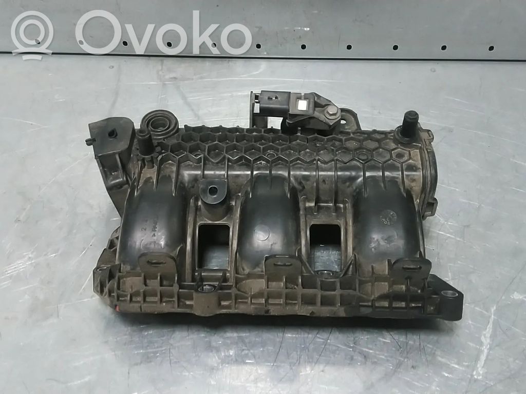 Peugeot 208 II Kolektor ssący