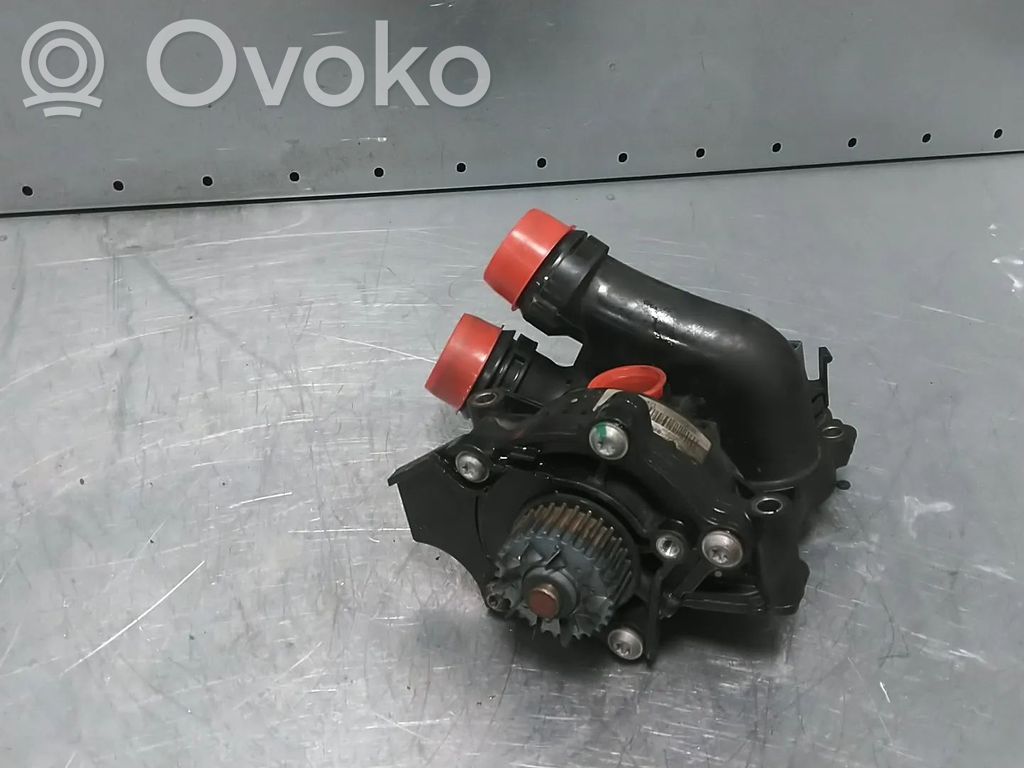 Audi A5 8T 8F Vesipumppu 
