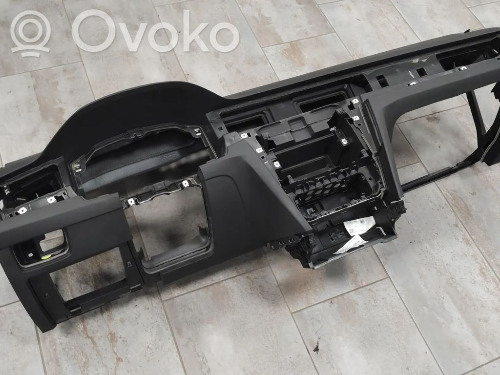 Volkswagen PASSAT B8 Panel de instrumentos 