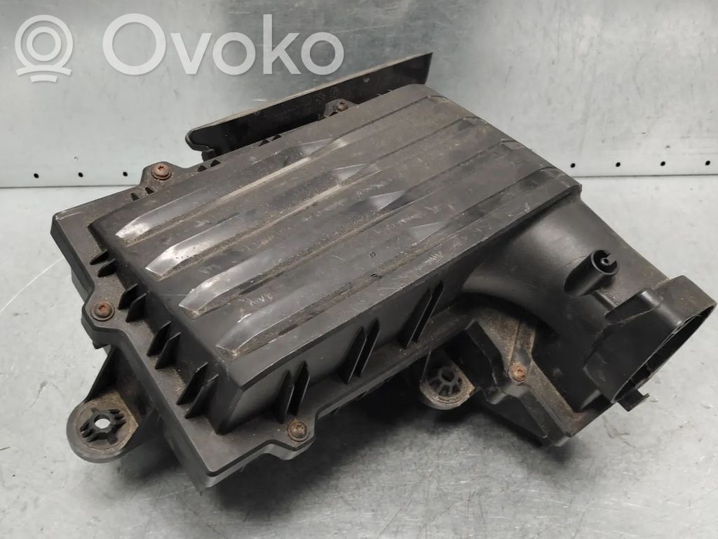 Volkswagen Polo VI Obudowa filtra powietrza 