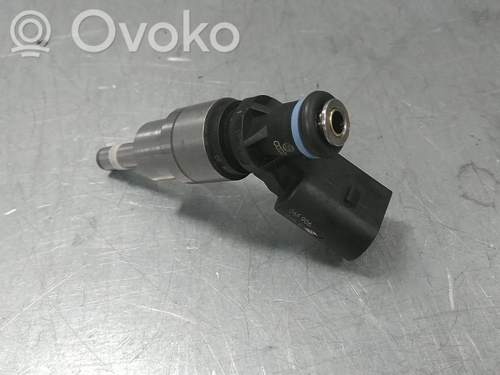 Audi A4 S4 B6 8E 8H Iniettore 