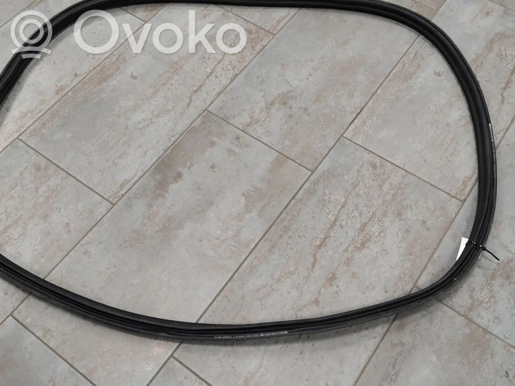 Opel Astra L Gumowa uszczelka bagażnika tylnego / Na karoserii
