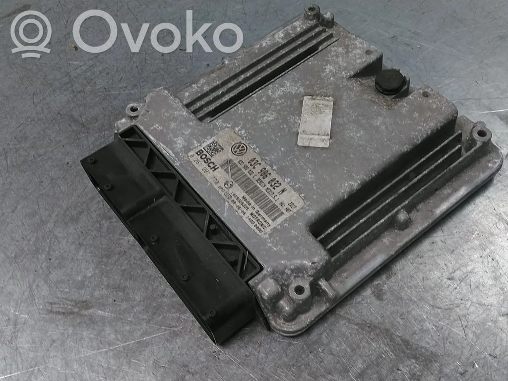 Volkswagen Golf V Sterownik / Moduł ECU 