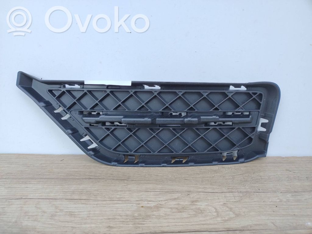 Front bumper lower grill   51117303757