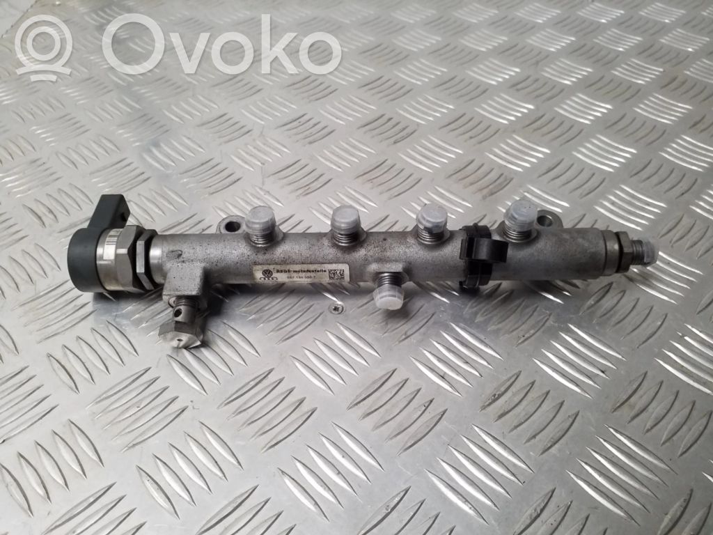 Audi A8 S8 D3 4E Listwa wtryskowa 
