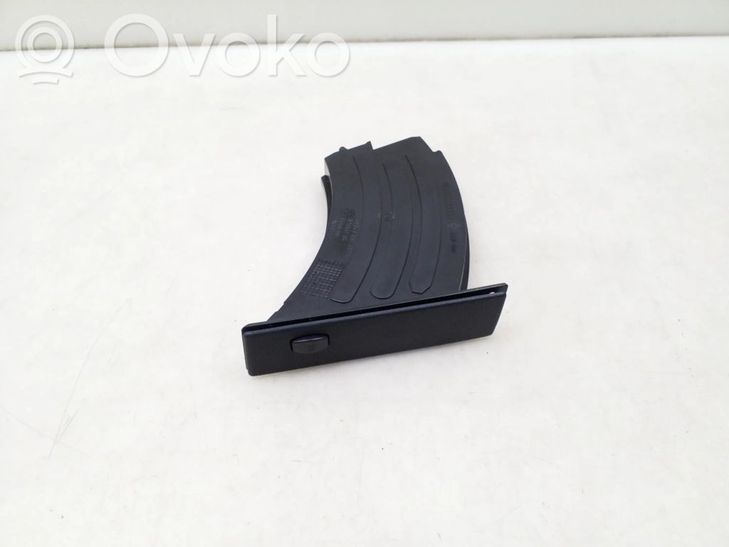 Cup holder   7034132