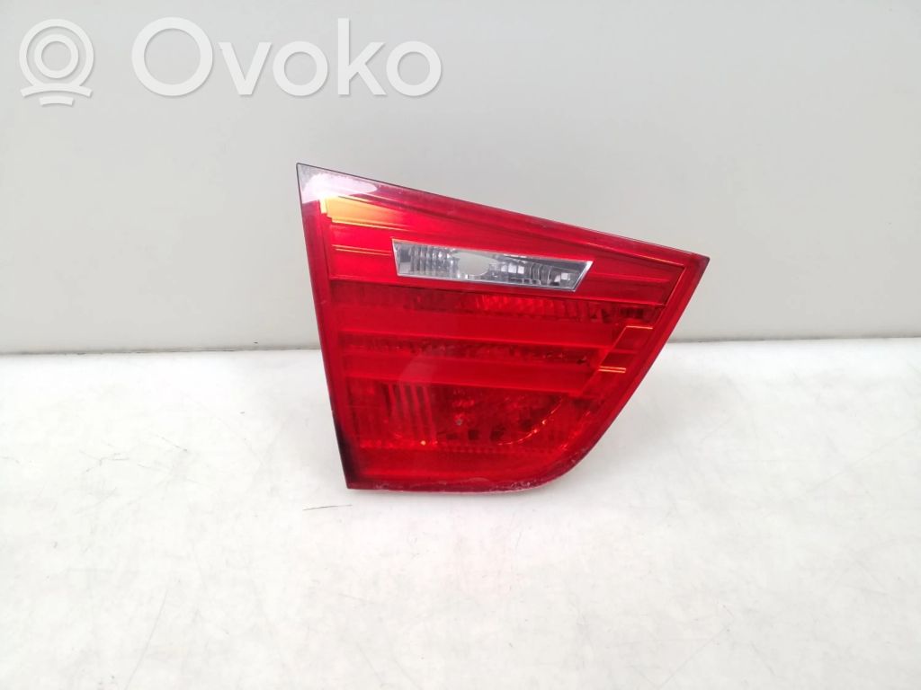 BMW 3 E90 E91 Galinis žibintas dangtyje 