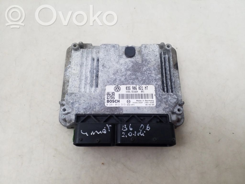 Volkswagen PASSAT B6 Engine control unit/module 