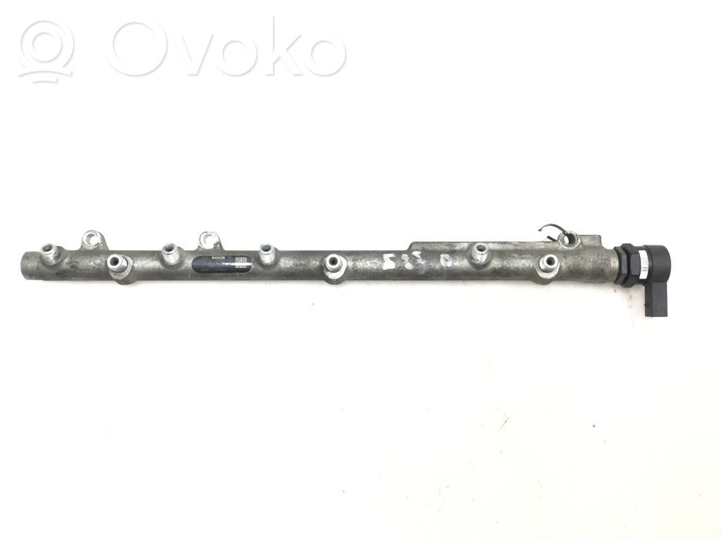 Fuel main line pipe   7788679