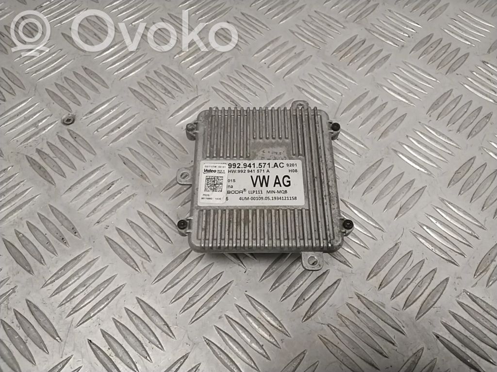 Skoda Kamiq Unidad de control/módulo de los faros xenón 