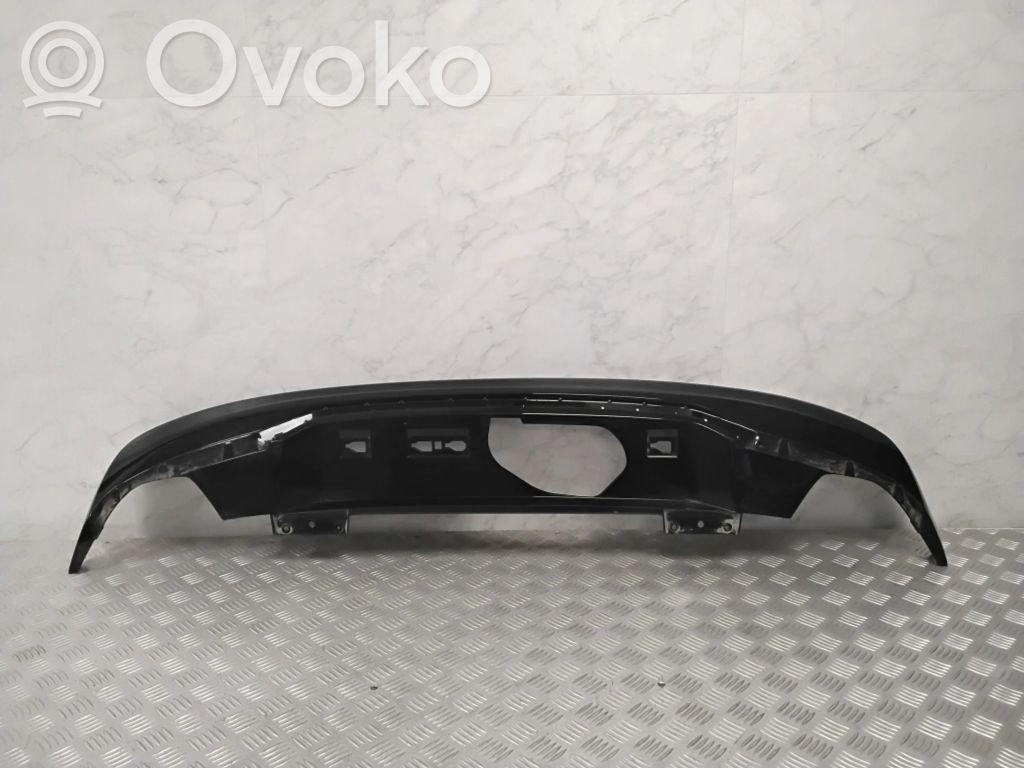 Volvo V60 Takapuskurin alaosan lista 