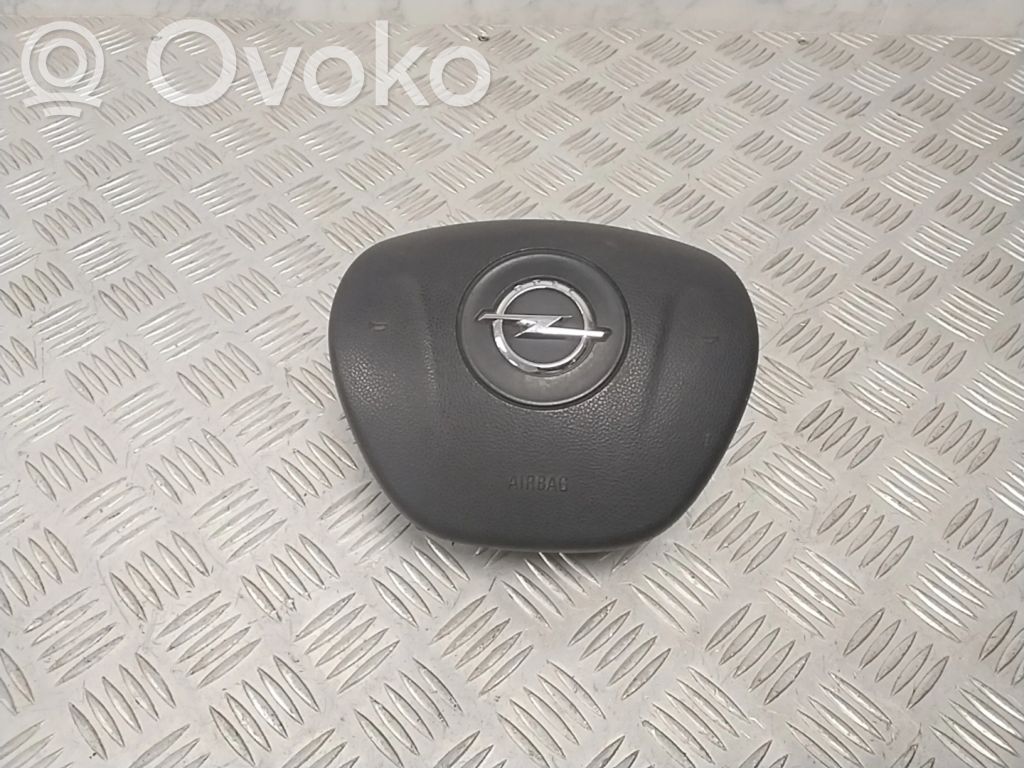 Opel Vivaro Ohjauspyörän turvatyyny 