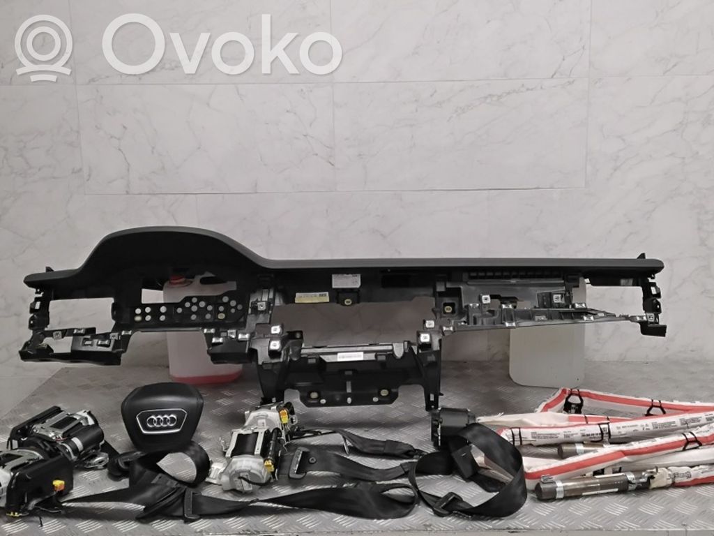 Audi A8 S8 D5 Комплект подушек безопасности с панелью 