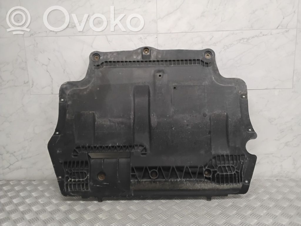 Volkswagen PASSAT B7 Protecție inferioară motor 
