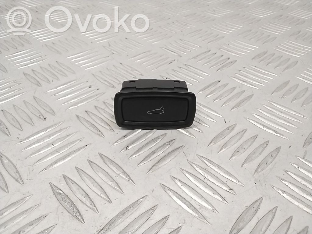 Porsche Cayenne (92A) Tailgate/boot open switch button 