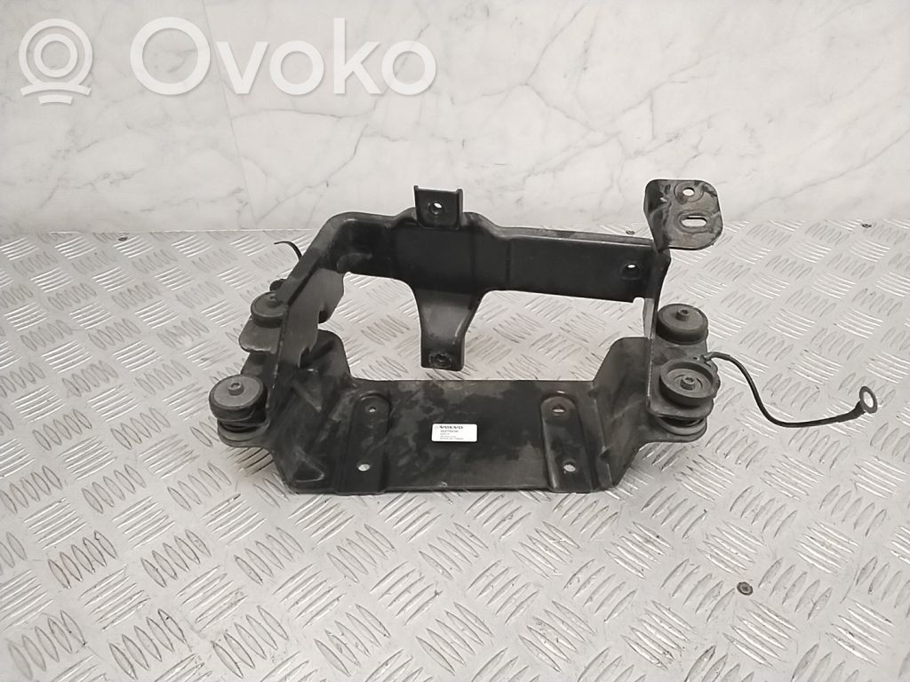 A/C compressor mount bracket   32275530