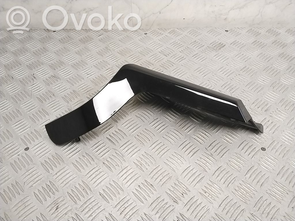 KIA Niro Rear light trim 