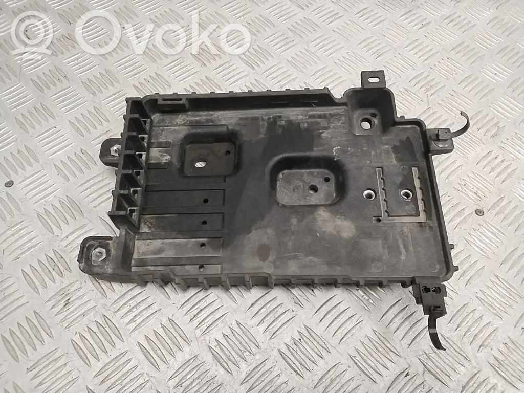 Battery bracket   37150GI000