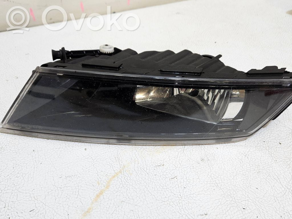 Skoda Superb B8 (3V) Front fog light 