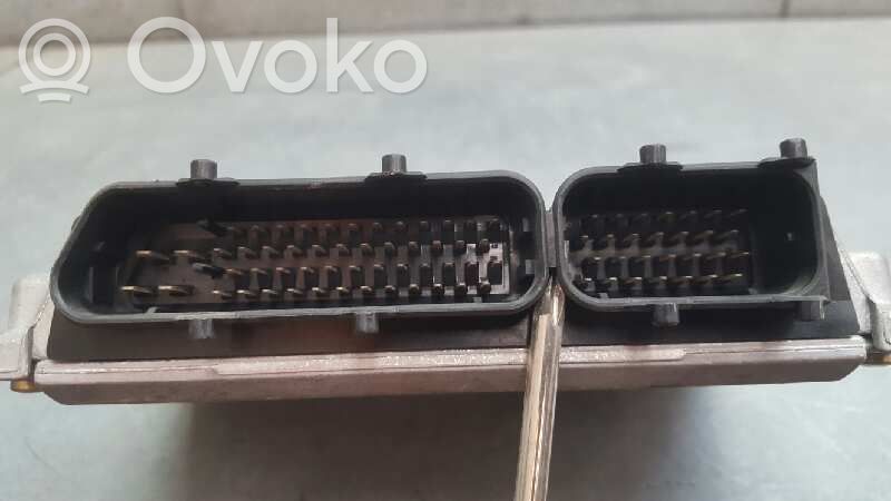 Volkswagen PASSAT B5 Engine control unit/module 