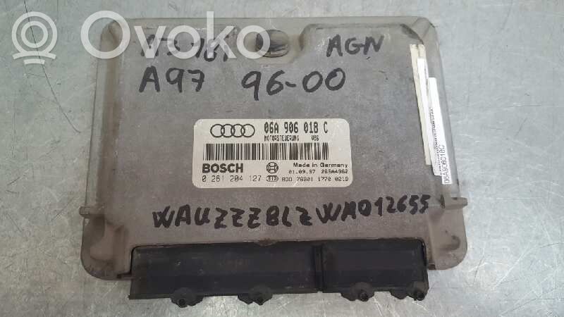 Unidad de control/módulo del motor   06A906018C