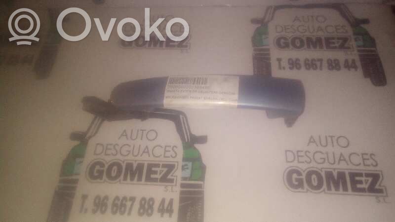Manecilla externa puerta delantera   3U0837886