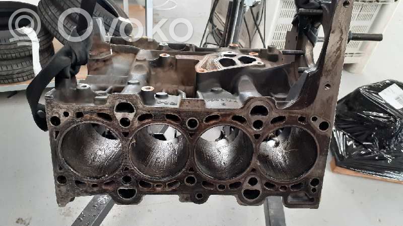 BMW 1 E81 E87 Engine block 