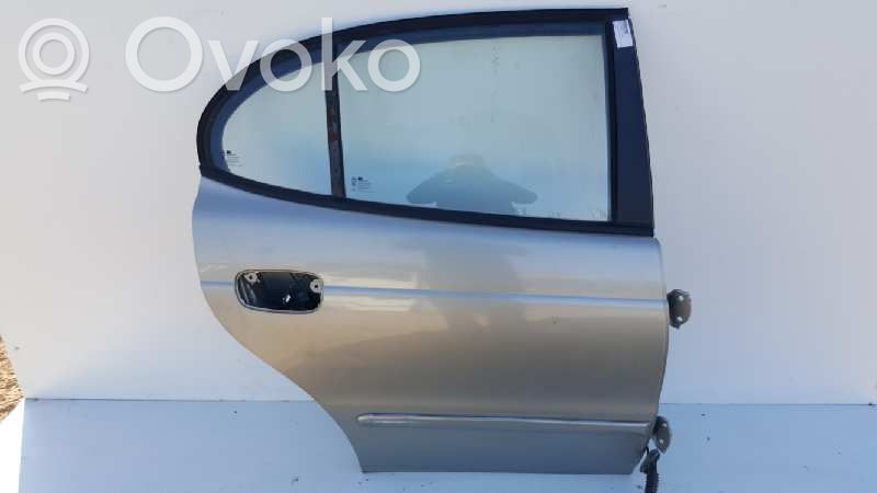 Daewoo Leganza Puerta trasera 