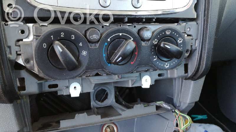 Climate control unit   1374830