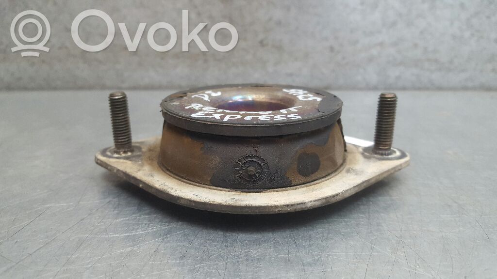 Renault Express Engine mount bracket 