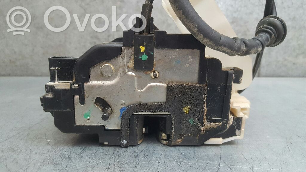 Cerradura de puerta trasera   814201H000