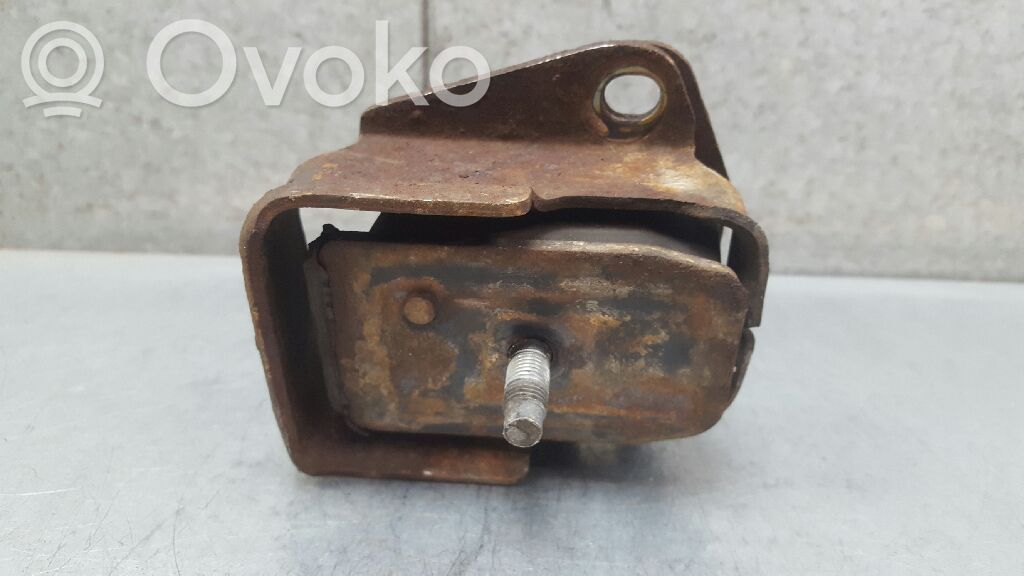 Soporte de montaje del motor   MD310727