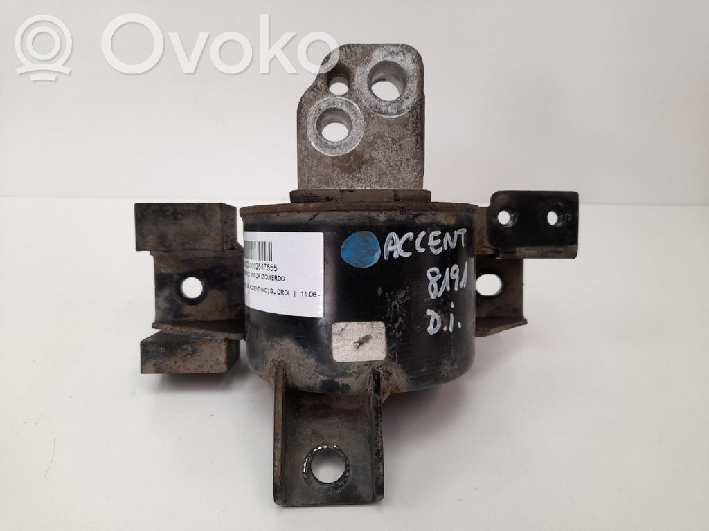 Hyundai Accent Engine mount bracket 