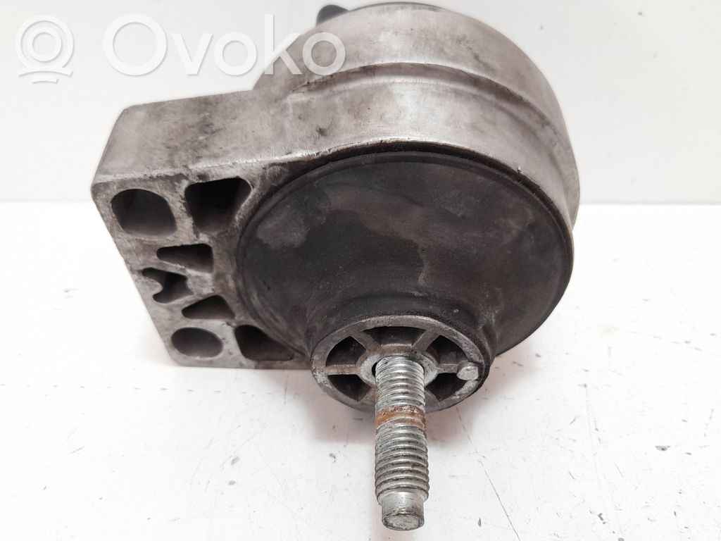 Soporte de montaje del motor