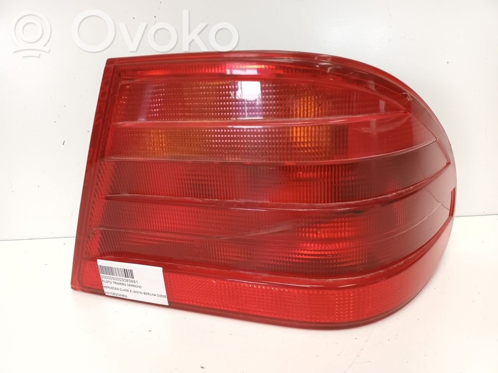 Mercedes-Benz E W210 Lampă spate în caroserie 
