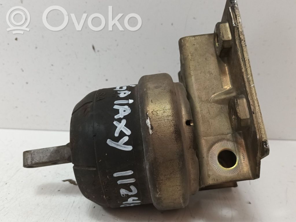 Engine mount bracket   95VW6B032