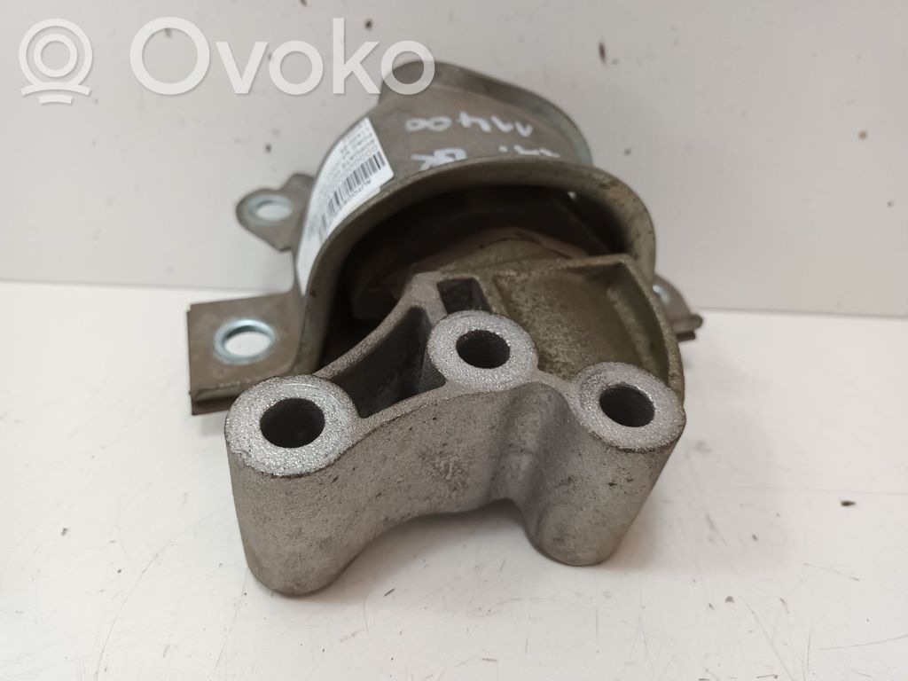 Engine mount bracket   14N053