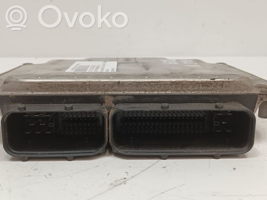 Unidad de control/módulo del motor   038906019DF