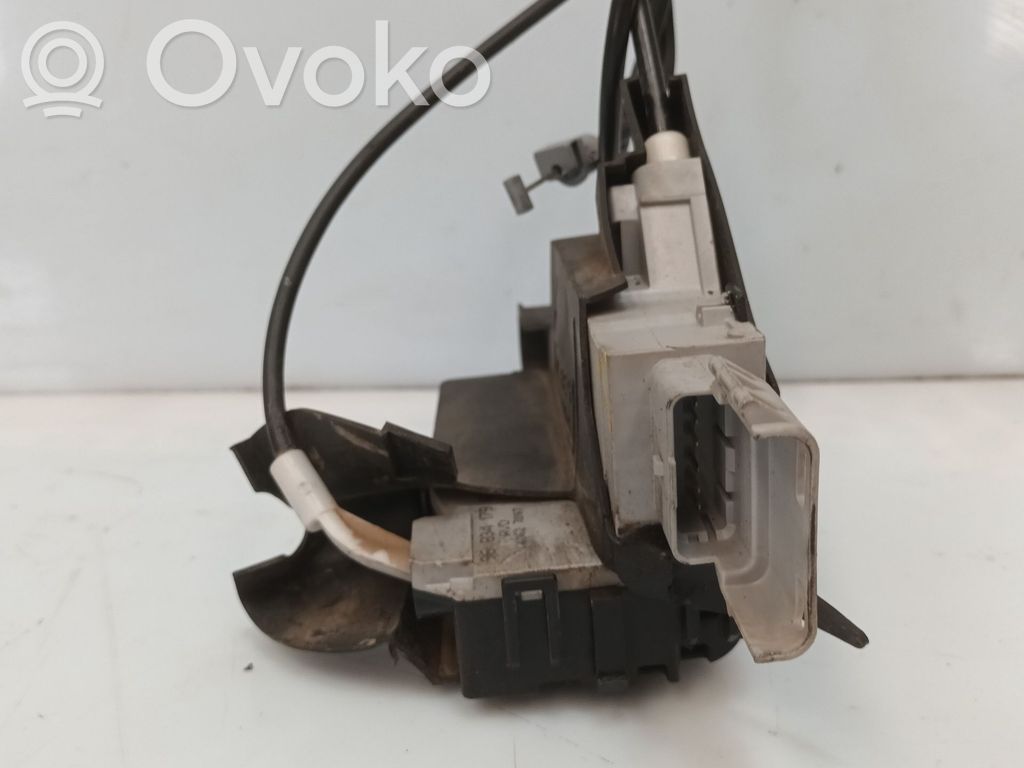 Peugeot 407 Front door lock 